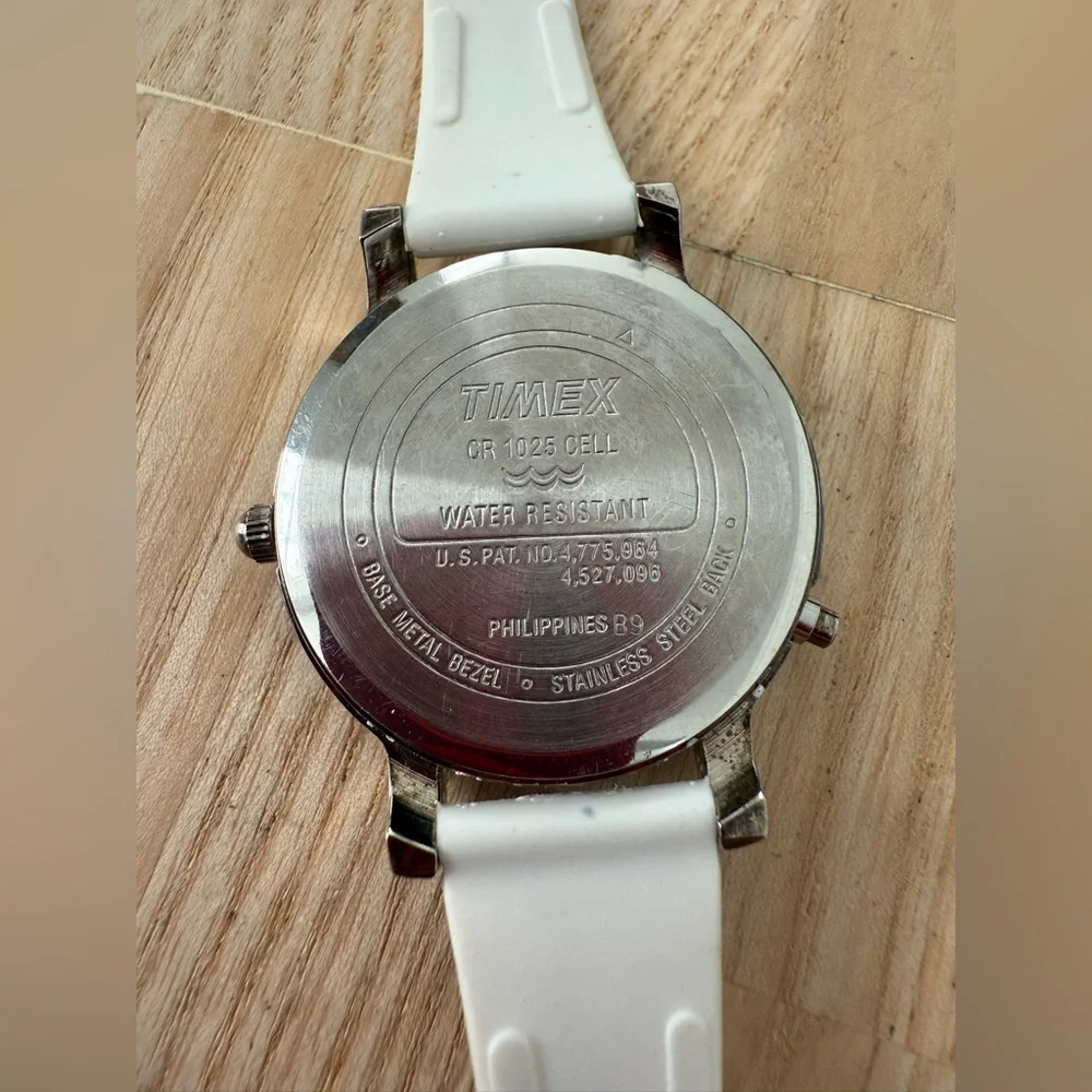 Timex ladies silver tone and white watch NEW BATTERY